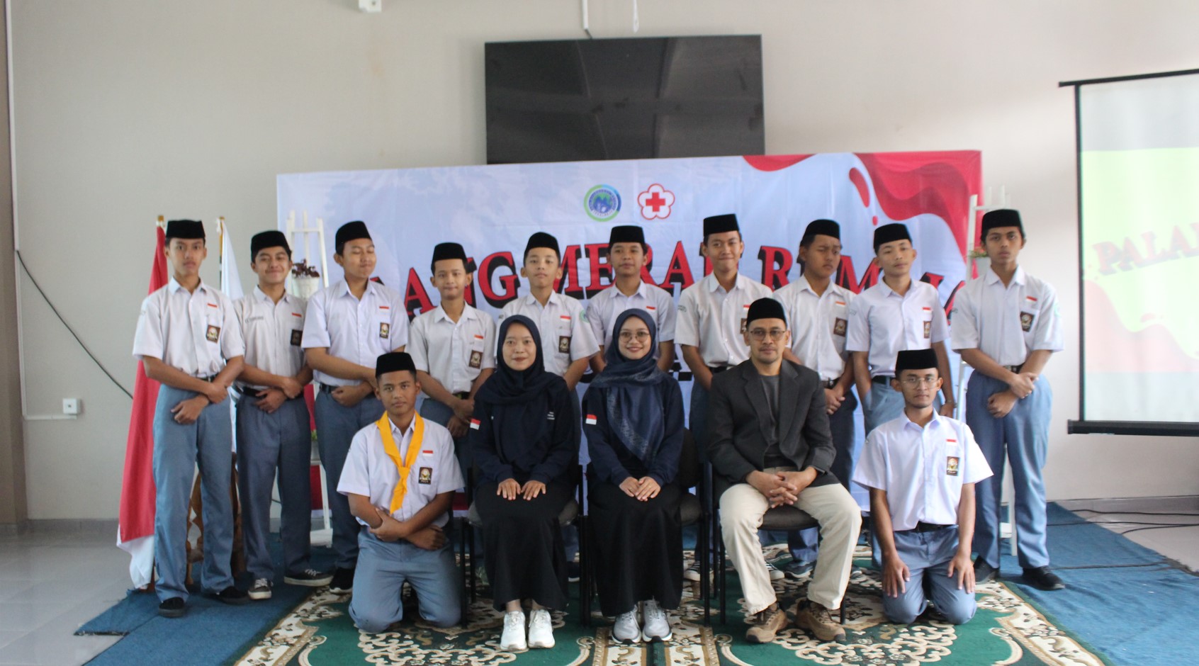 Foto kegiatan Pelantikan anggota PMR WIRA AVEROS-ASYIFA